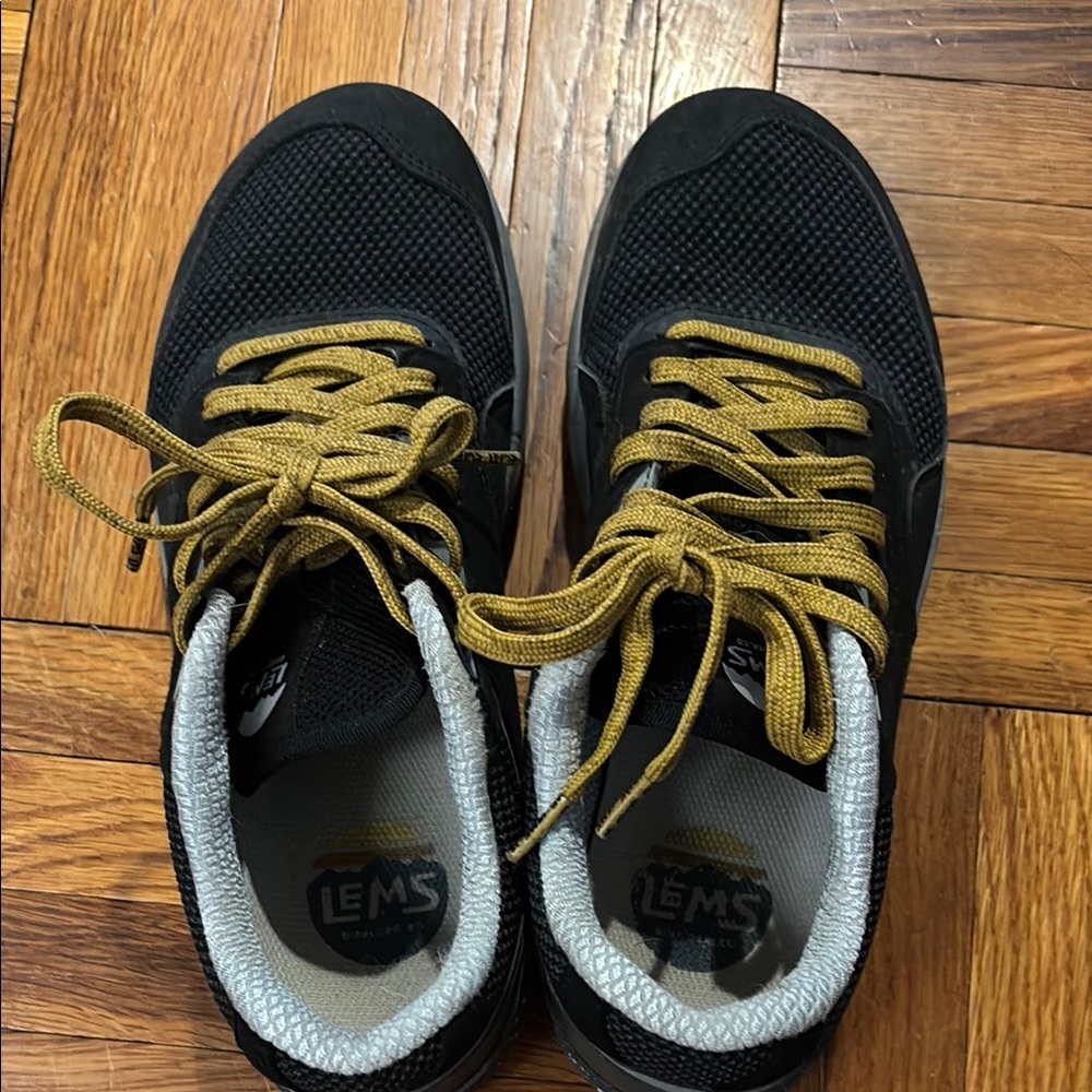 Lems Men’s 8.5/Womens 10 Trailhead sneakers